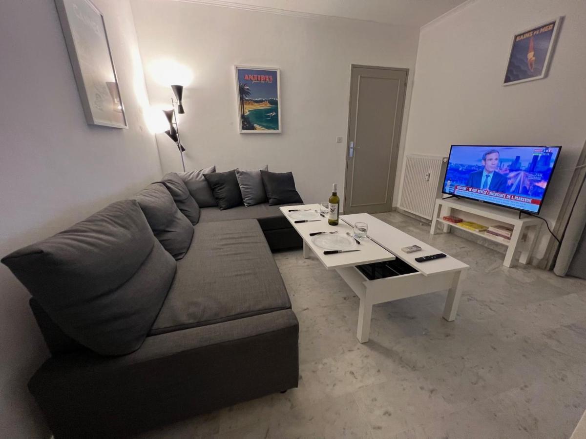Seafront - Beautiful Flat With Aircon And Comfortable Loggia Vallauris Luaran gambar