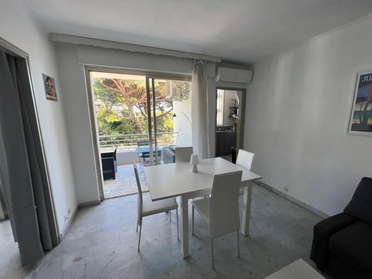 Seafront - Beautiful Flat With Aircon And Comfortable Loggia Vallauris Luaran gambar