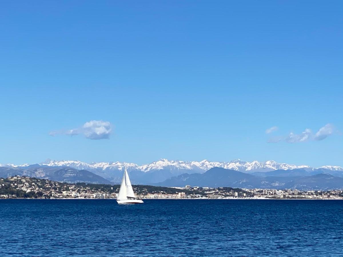 Seafront - Beautiful Flat With Aircon And Comfortable Loggia Vallauris Luaran gambar